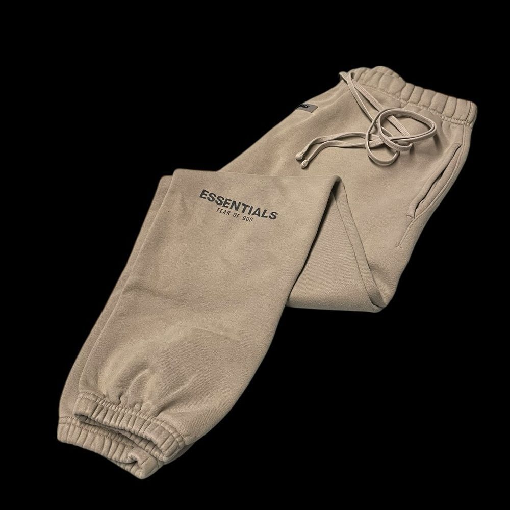 Fear Of God‎ Essential Sweatpants Size M tan men’s drawstring Jogger Style pants
